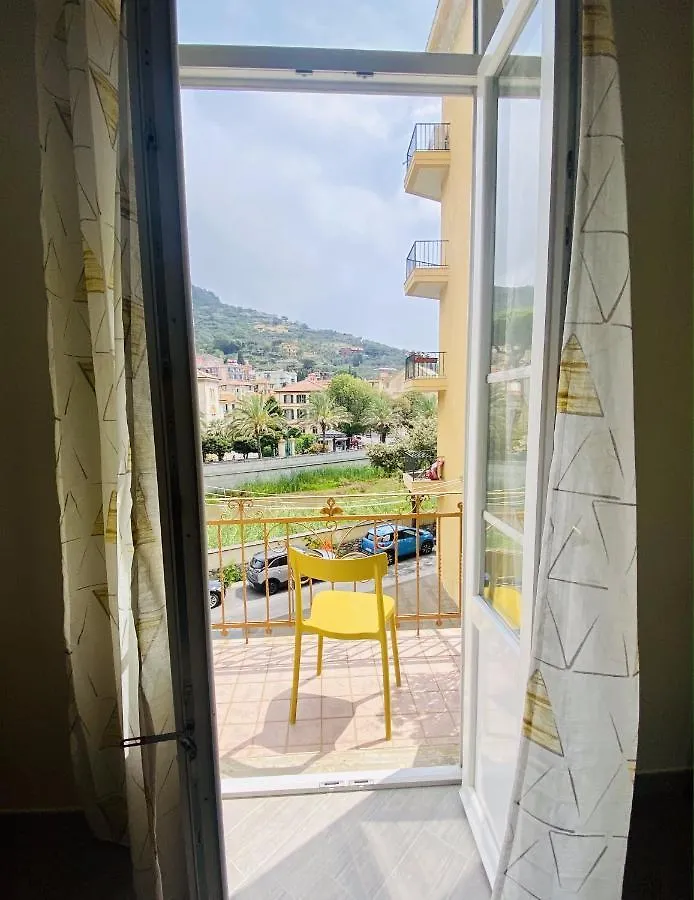 Hostdomus - Trilocale Da Dino Apartment Finale Ligure Italy