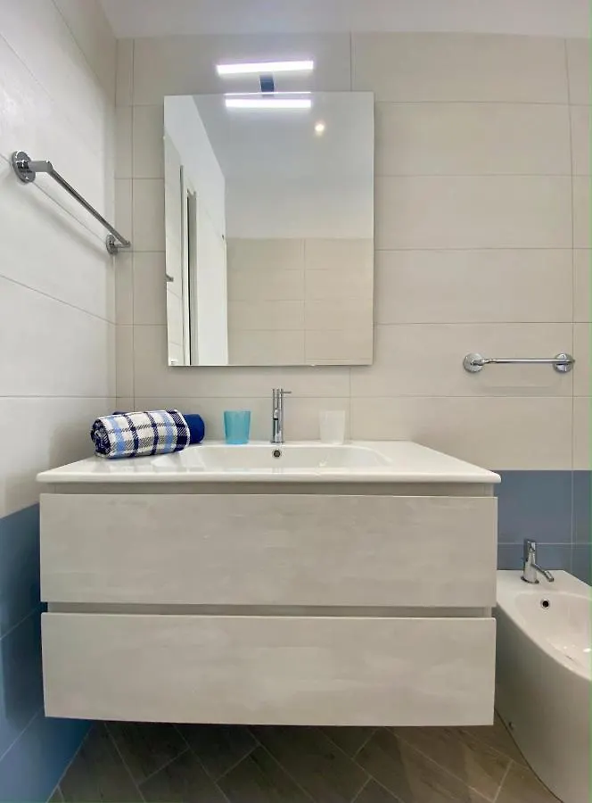Hostdomus - Trilocale Da Dino Apartment Finale Ligure 0*,  Italy